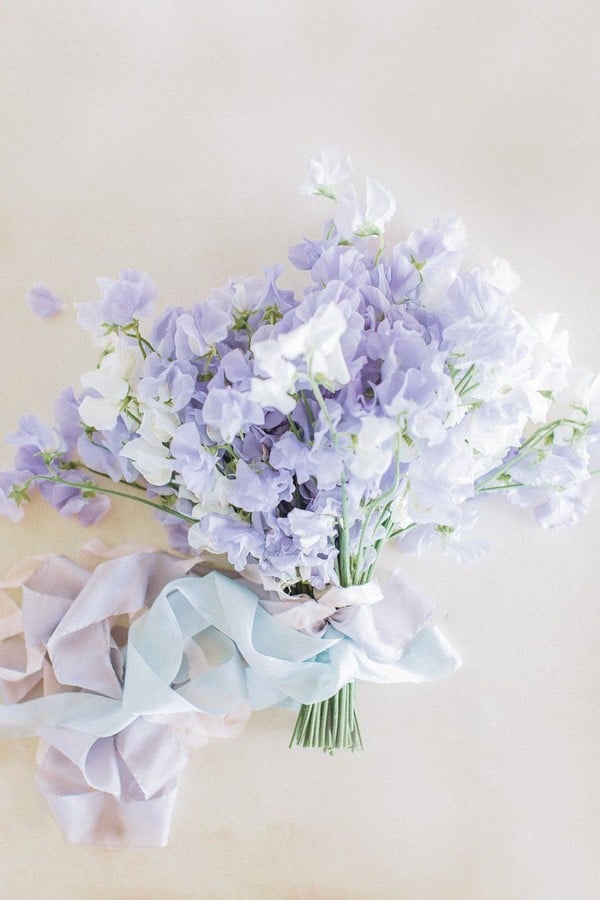 simple elegant lilac wedding bouquet