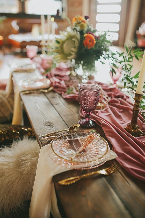 shabby chic dusty rose velvet table runner for wedding reception decoration