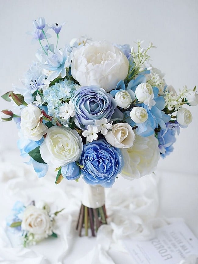 Blue wedding bouquets and flowers 1