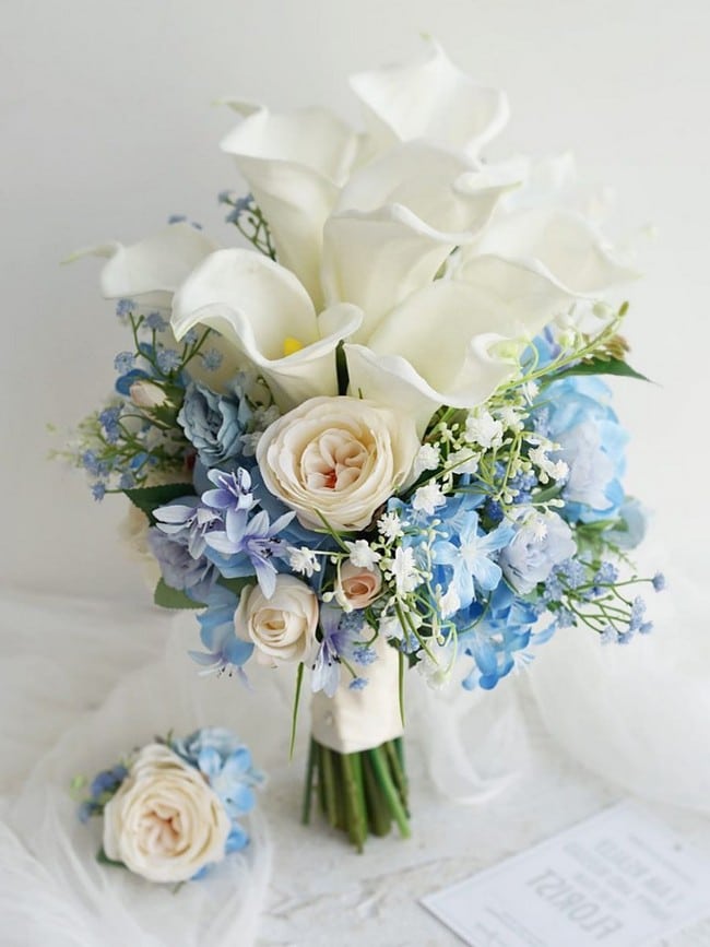 Blue wedding bouquets and flowers 19