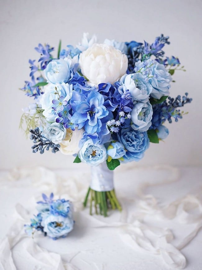 Blue wedding bouquets and flowers 4