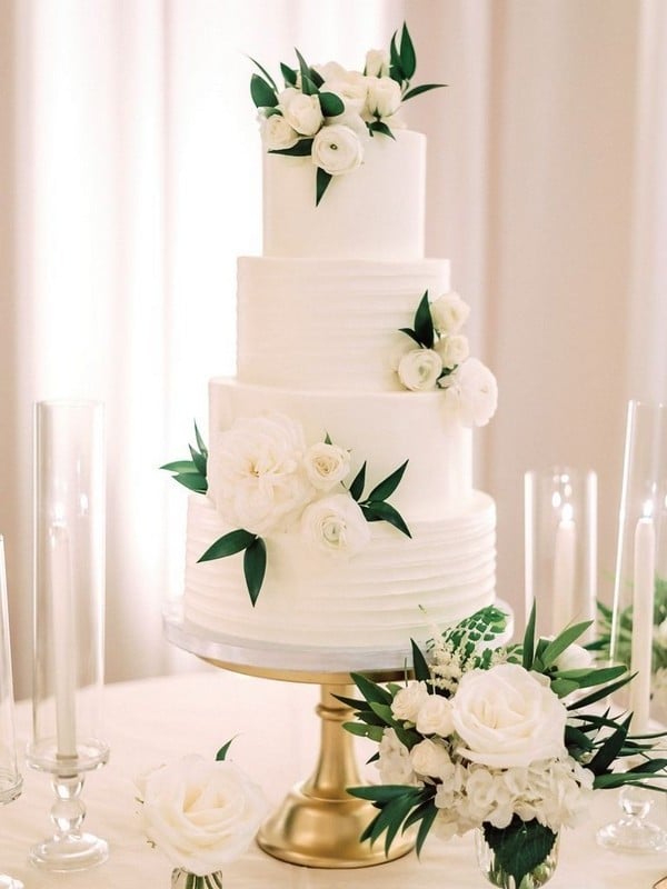 Simple and chic buttercream wedding cakes 6