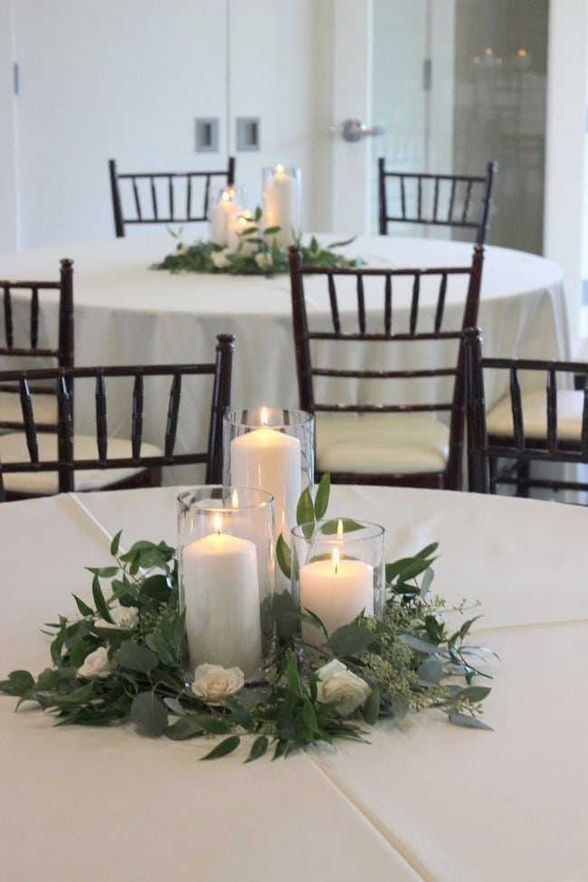 Simple chic greenery wedding centerpieces #greenwedding #weddings #weddingideas #centerpieces