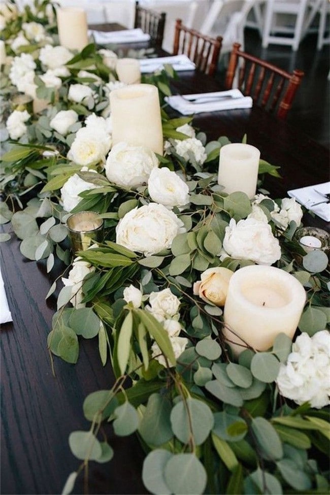 Simple chic greenery wedding centerpieces 28