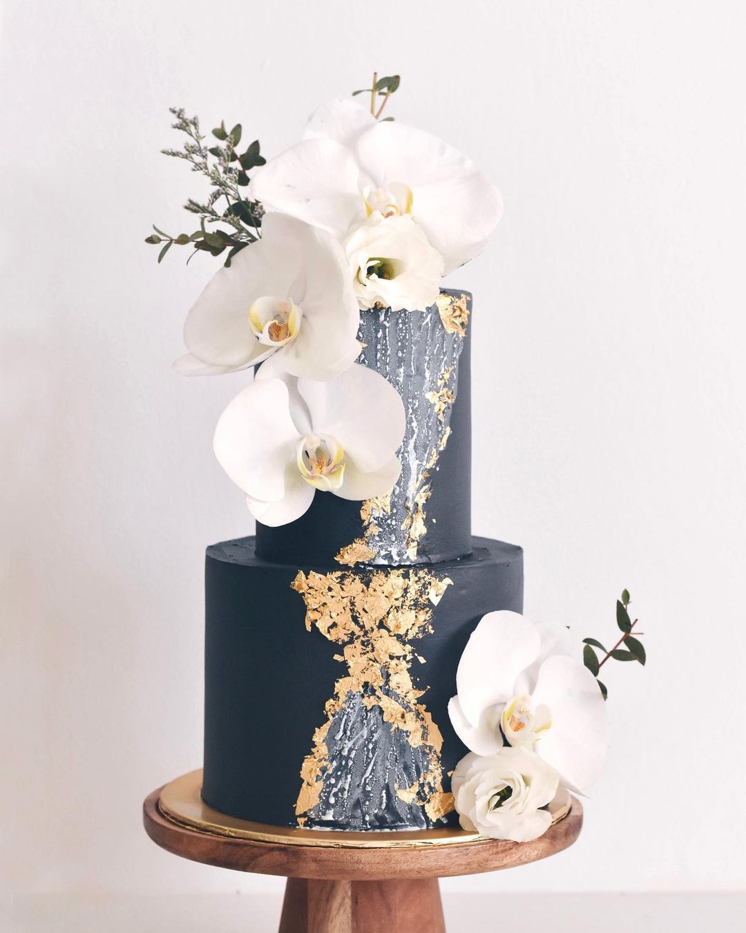 black wedding cake stylish modern ideas