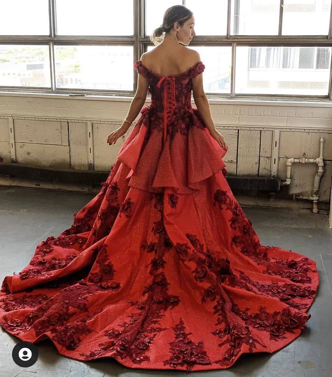 red glitter wedding dress with black lace via margit__david